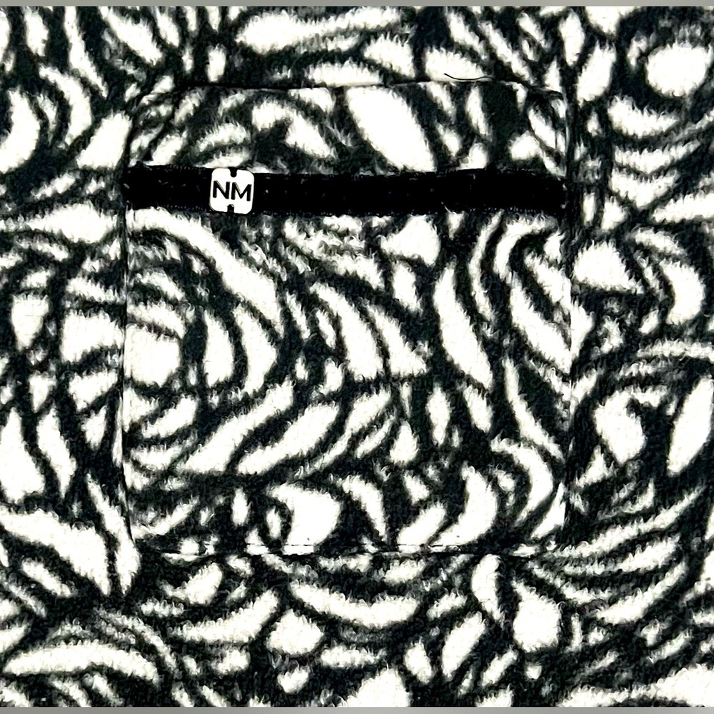Nicole Miller rose flower black and white fleece pajama set size Large - Picture 2 of 11